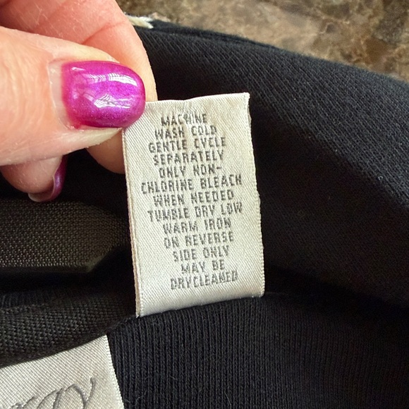 Zenergy by Chico’s Size 1 (10/12)) Black Hoodie with White Tribal Patterns. - Picture 10 of 12